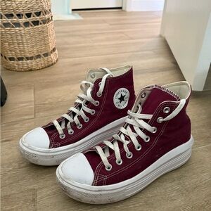 Converse Women's game day Sneakers - Maroon